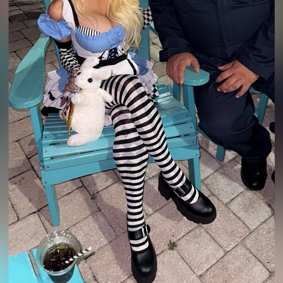 Alice in wonderland costume and shoes - Picture 5 of 5